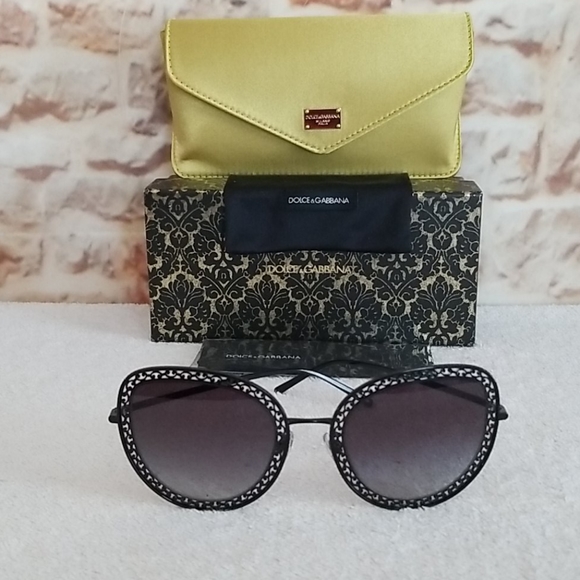 New Dolce & Gabbana Cutout Cat Eye Sunglasses - Picture 1 of 13